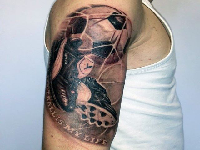 Football is my life. (Il calcio è la mia vita).