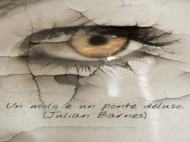 Un molo è un ponte deluso.(Julian Barnes)