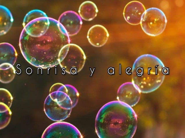 Sonrisa y alegría.(Sorriso e allegria.)