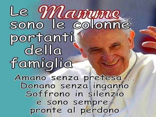 Le mamme sono le colonne portanti della famiglia. Amano senza pretesa...donano senza inganno, soffrono in silenzio e sono sempre pronte al perdono.