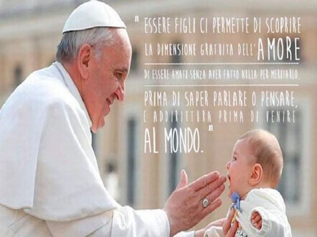 Essere figli ci permette di scoprire la dimensione gratuita dell'amore, di essere amati senza aver fatto nulla per meritarlo. Prima di saper parlare o pensare e addirittura prima di venire al mondo.