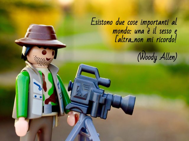 Esistono due cose importanti al mondo: una è il sesso e l'altra...non mi ricordo!(Woody Allen)