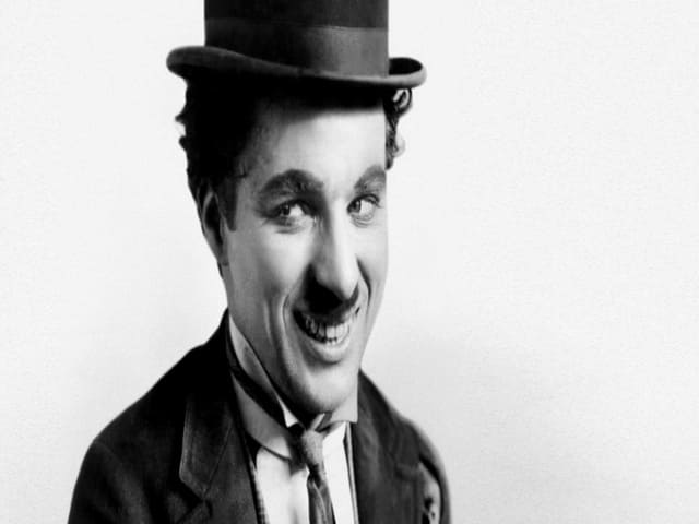 Charlie Chaplin frasi sul sorriso