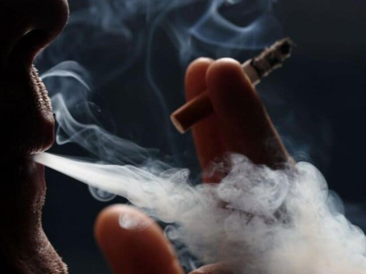 Frasi sul fumo:  240 citazioni, frasi e immagini sul fumo e sul fumare - 