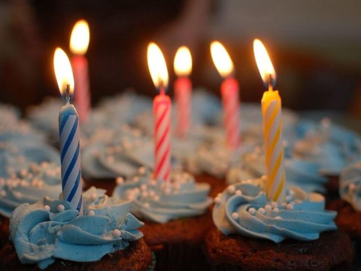 Frasi di buon compleanno: 140 pensieri per fare un augurio speciale - 