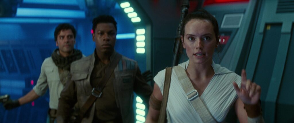 Rey riesce ad eludere gli stormtrooper a bordo dello Steadfast