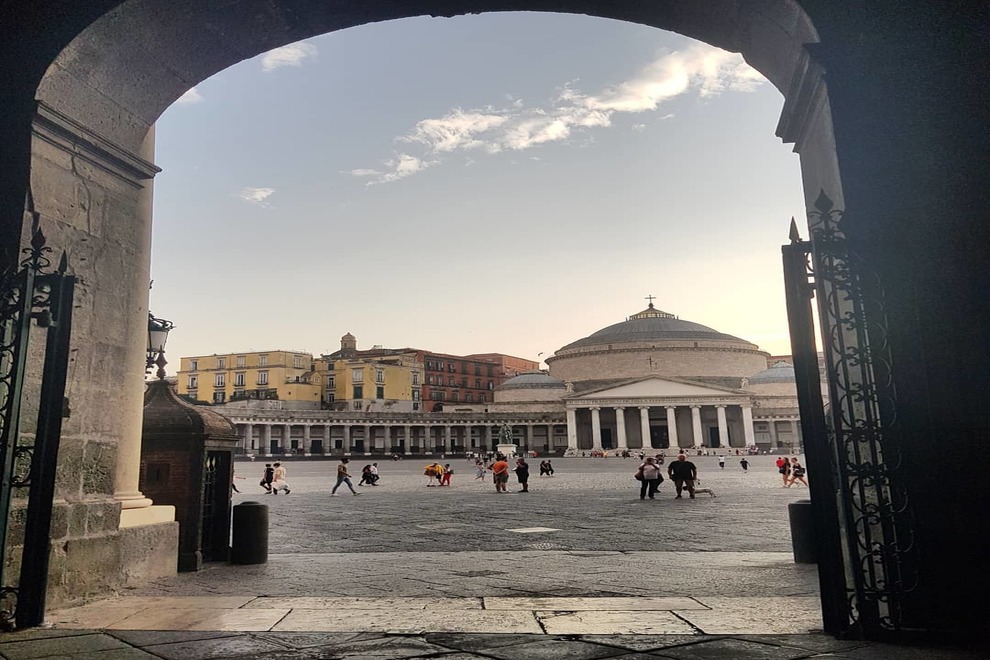 napoli piazza plebiscito