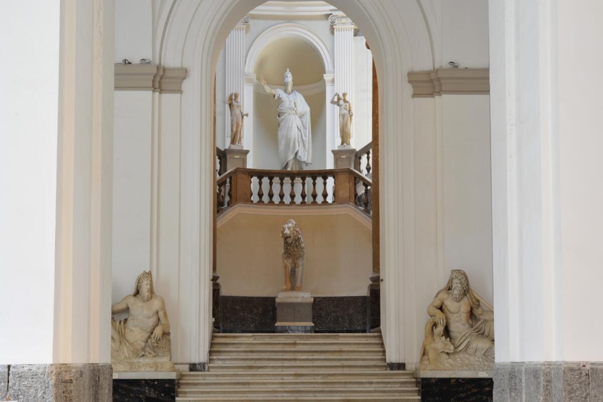 Museo Archeologico Nazionale di Napoli: la sua storia e tante informazioni sulle esposizioni - 