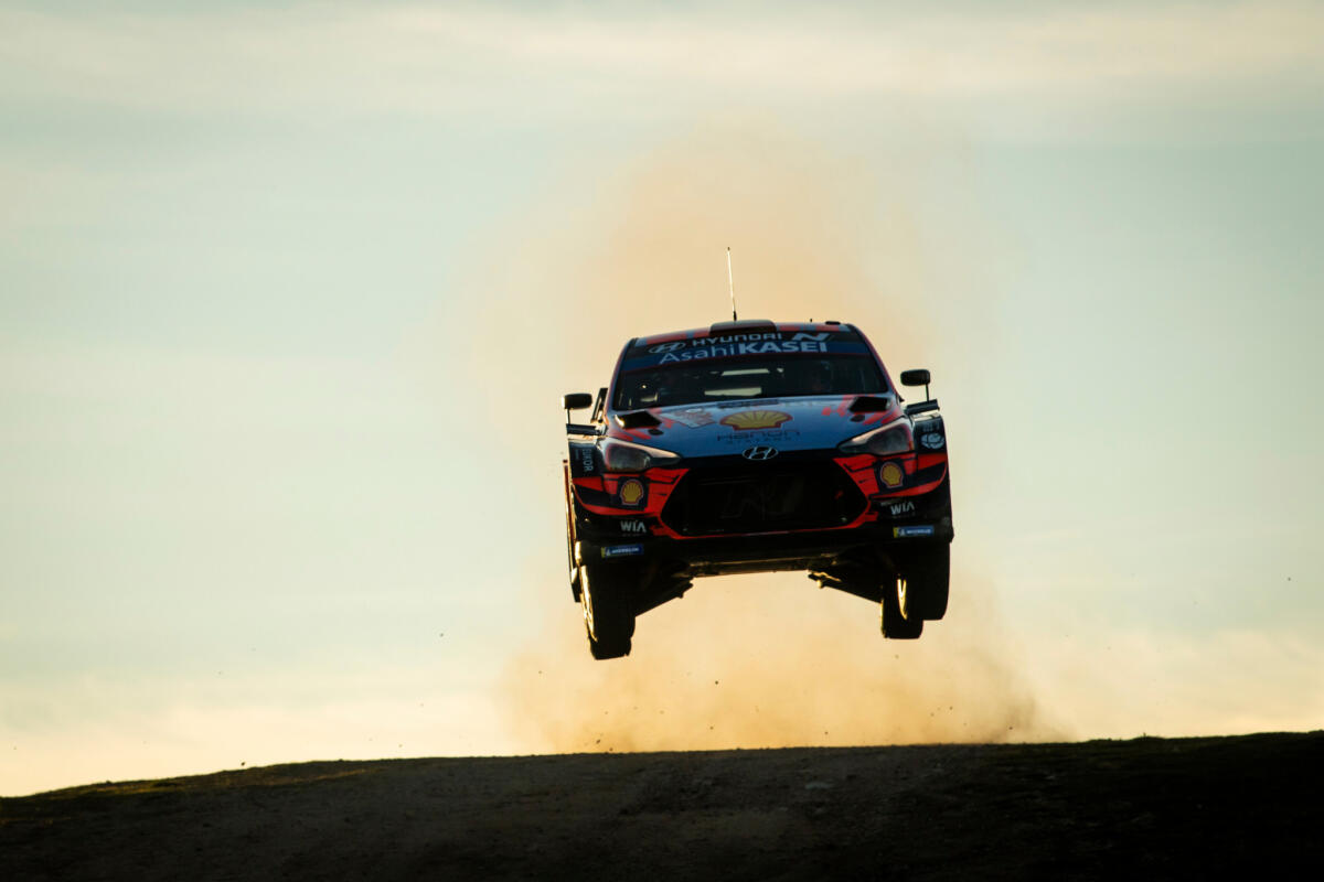 Dani Sordo comanda il Rally Italia Sardegna - 