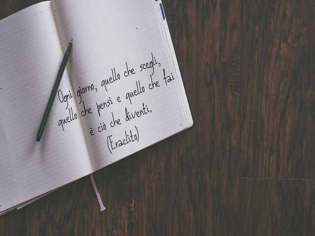 Ogni giorno, quello che scegli, quello che pensi e quello che fa è ciò che diventi.(Eraclito)