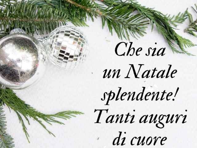 Che sia un Natale splendente! Tanti auguri di cuore.