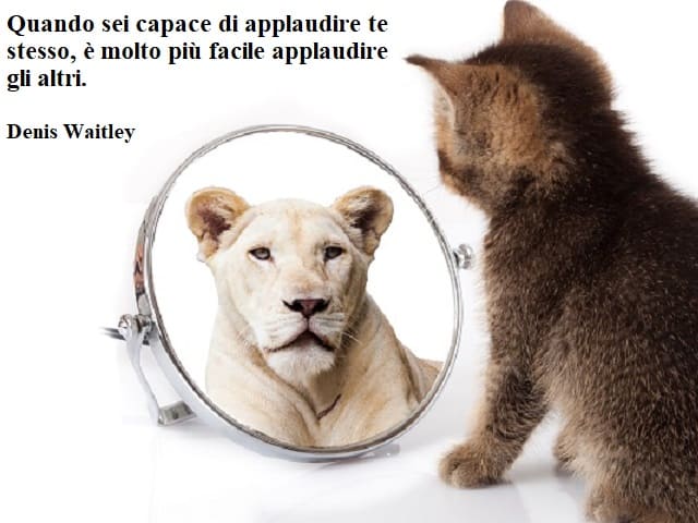 Quando sei capace di applaudire te stesso, è molto più facile applaudire gli altri.(Denis Waitley)