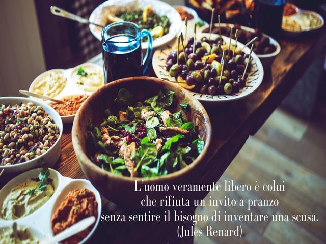 L’uomo veramente libero è coluiche rifiuta un invito a pranzosenza sentire il bisogno di inventare una scusa.(Jules Renard)