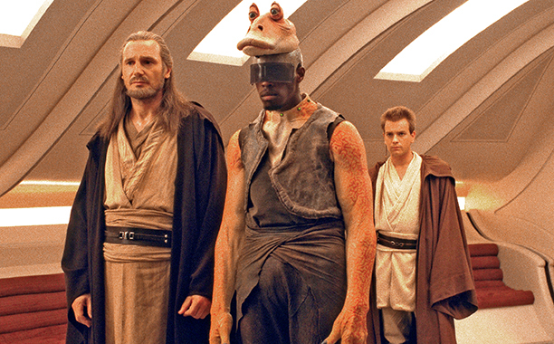 Ahmed Best interpreta Jar Jar in Star Wars.Da: comic book movie