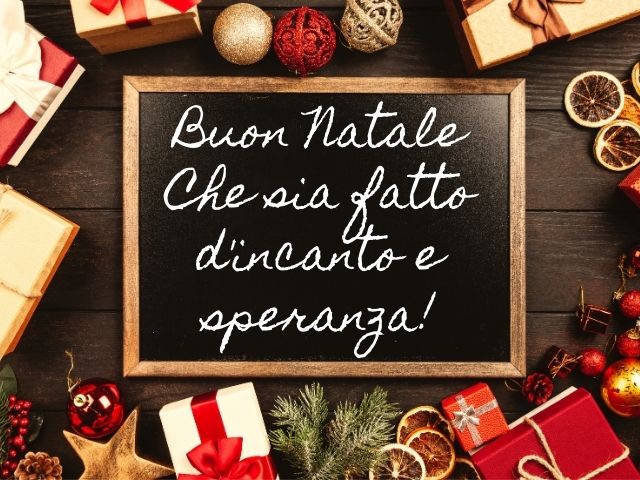 Buon Natale. Che sia fatto d'incanto e speranza!