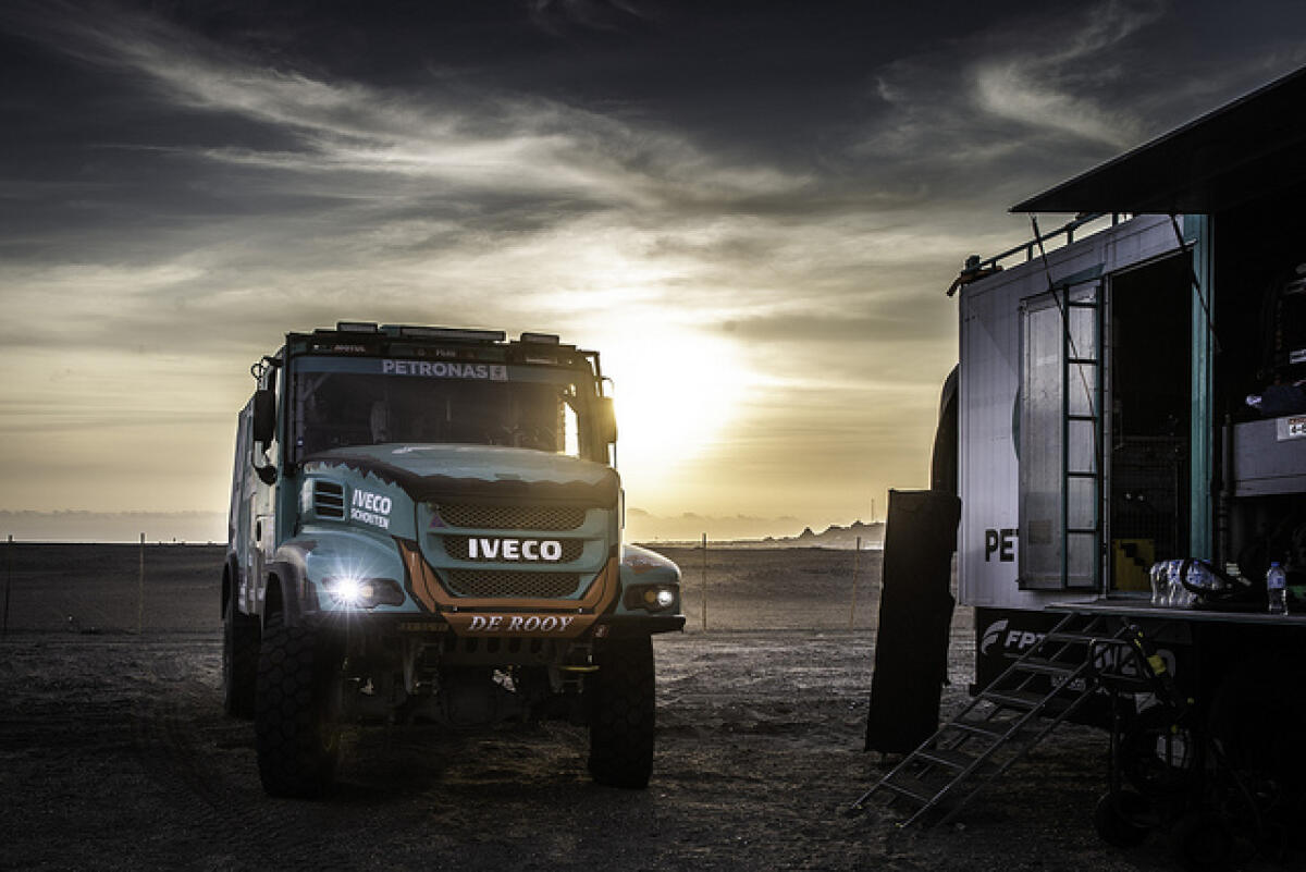 Dakar 2021 - Il Team de Rooy Iveco si ferma - 