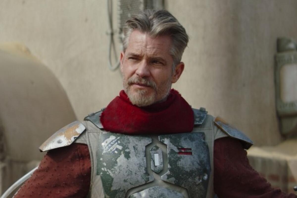 Tutto quello che c'è da sapere su Cobb Vanth - Cobb Vanth, interpretato da Timothy Olyphant, con l'armatura di Boba Fett