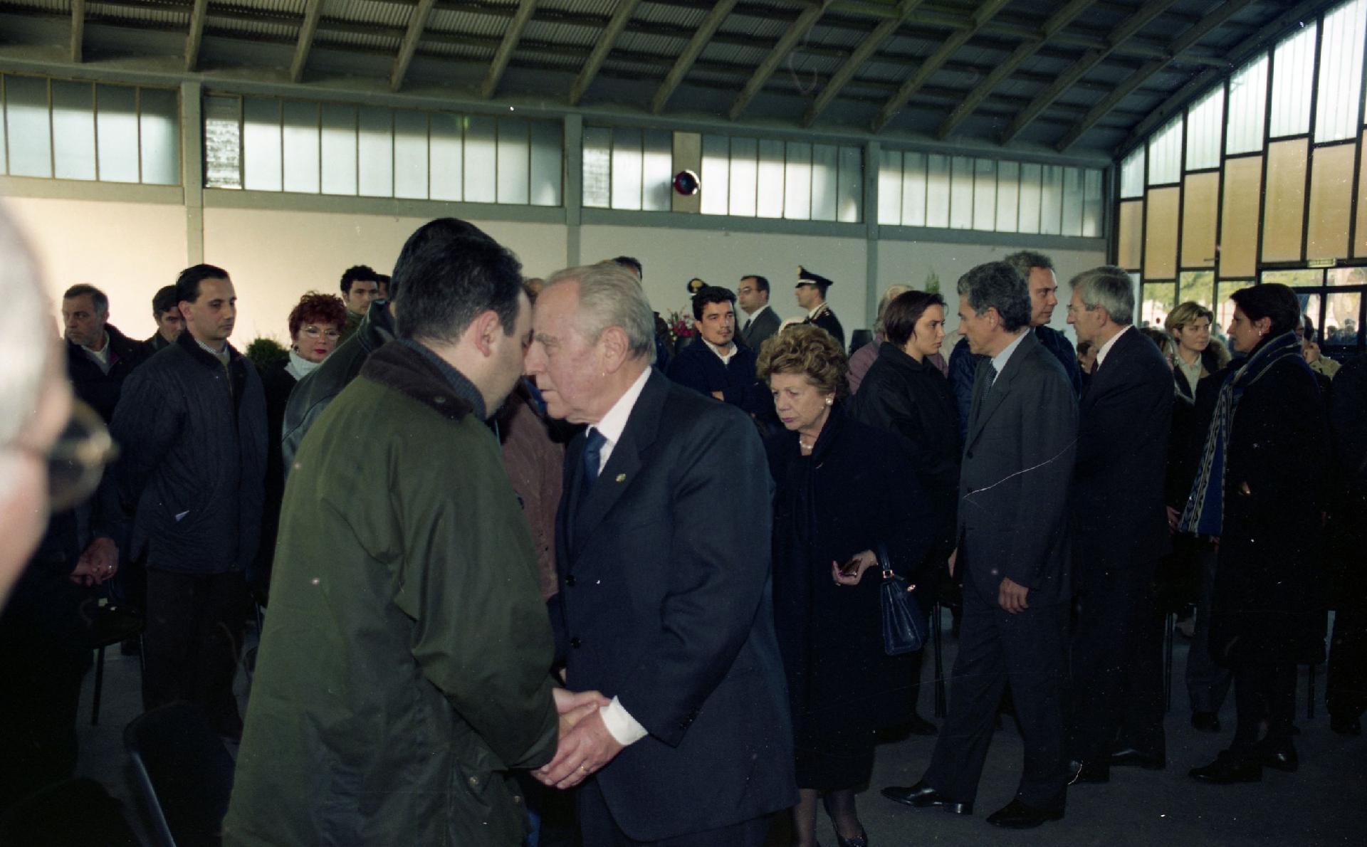 Il Presidente Ciampi durante i funerali di stato delle vittime di Viale Giotto, crediti: archivio.quirinale.it
