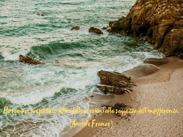 Ho sempre preferito la follia delle passioni alla saggezza dell’indifferenza.(Anatole France)