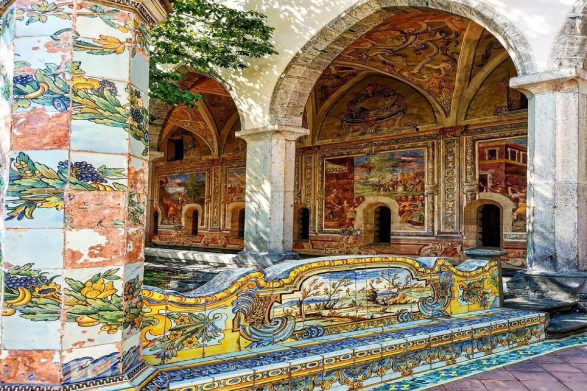 Complesso Monumentale di Santa Chiara a Napoli: tutte le informazioni e curiosità sul famoso chiostro e non solo - 