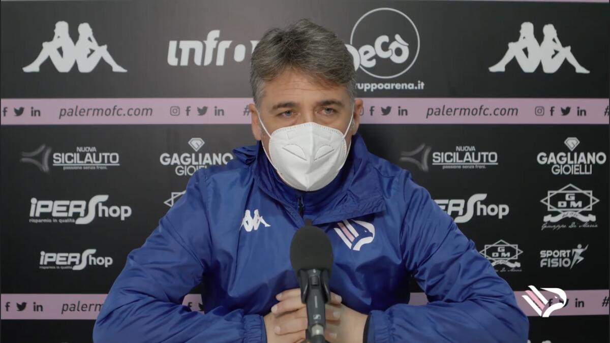 Palermo, mister Boscaglia: “Solidarietà a Gentile del Foggia” - Immagine in evidenza: Roberto Boscaglia - crediti foto: Palermo F.C.