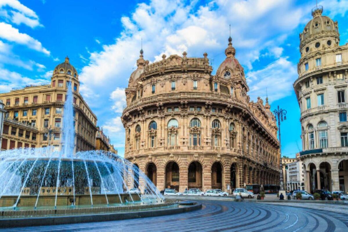 Il centro storico di Genova: a passeggio tra Piazza De Ferrari, il Teatro Carlo Felice e la Casa di Colombo - 