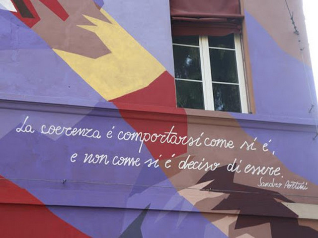 La coerenza è comportarsi come si è, e non come si è deciso di essere.(Sandro Pertini)