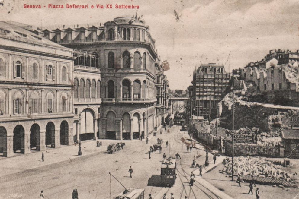 Cartolina raffigurante Piazza De Ferrari nel 1922.(Ed. Circolari)