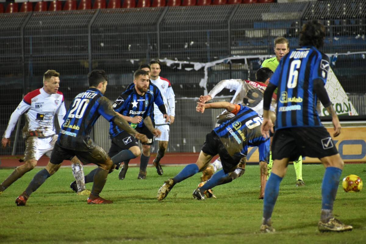 Serie C - girone C, 0-0 al "Ventura" tra Bisceglie e Foggia - Immagine in evidenza: Bisceglie-Foggia 0-0 - crediti foto: Luigia Spinelli