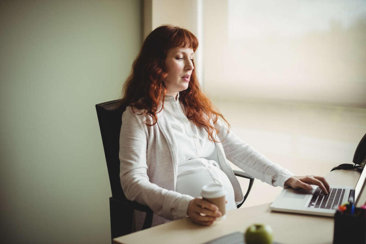 Gravidanza e carriera: cosa fare e cosa evitare a lavoro - 