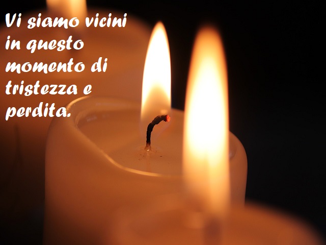 Vi siamo vicini in questo momento di tristezza e perdita.