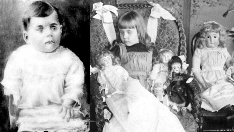 Nella foto a sinistra gli occhi del bambino sono stati dipinti; la foto a destra immortala una bambina mentre sembra stia dormento, circondata dalle sue bambole.                                                                                              
