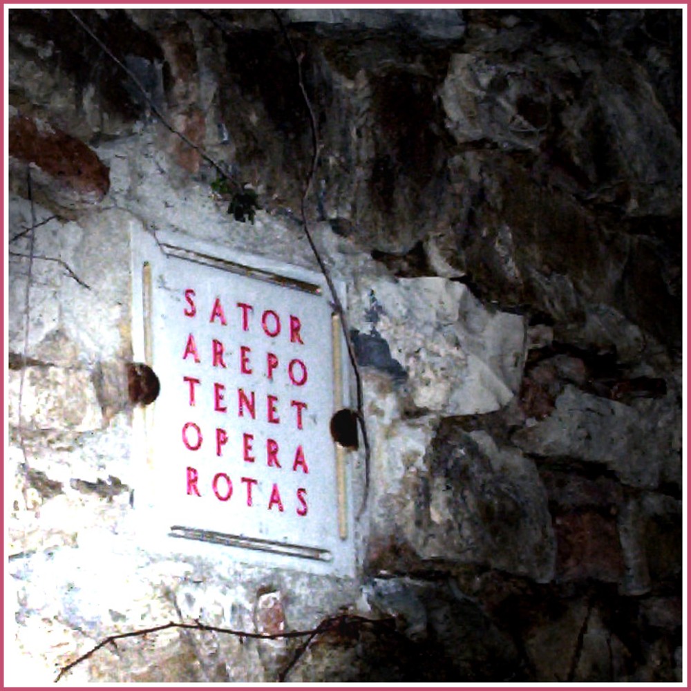 Quadrato del Sator ritrovato in ToscanaCredits: Marco Fedele via Flickr