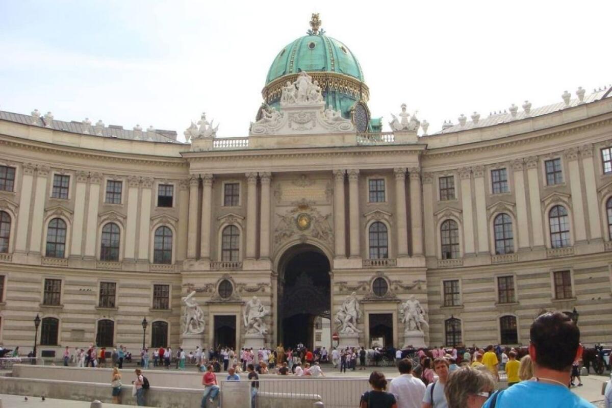Palazzo Reale Hofburg di Vienna: orari, biglietti e tante curiosità sul Castello di Sissi - 