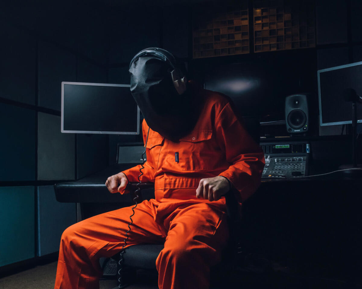 La tortura musicale: la CIA usa le canzoni per "spezzare" i detenuti - 