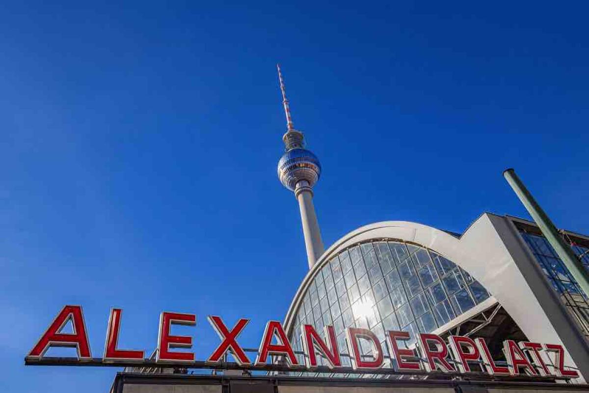 Alexanderplatz e la Torre della Televisione, un must nella Berlino da vedere - 