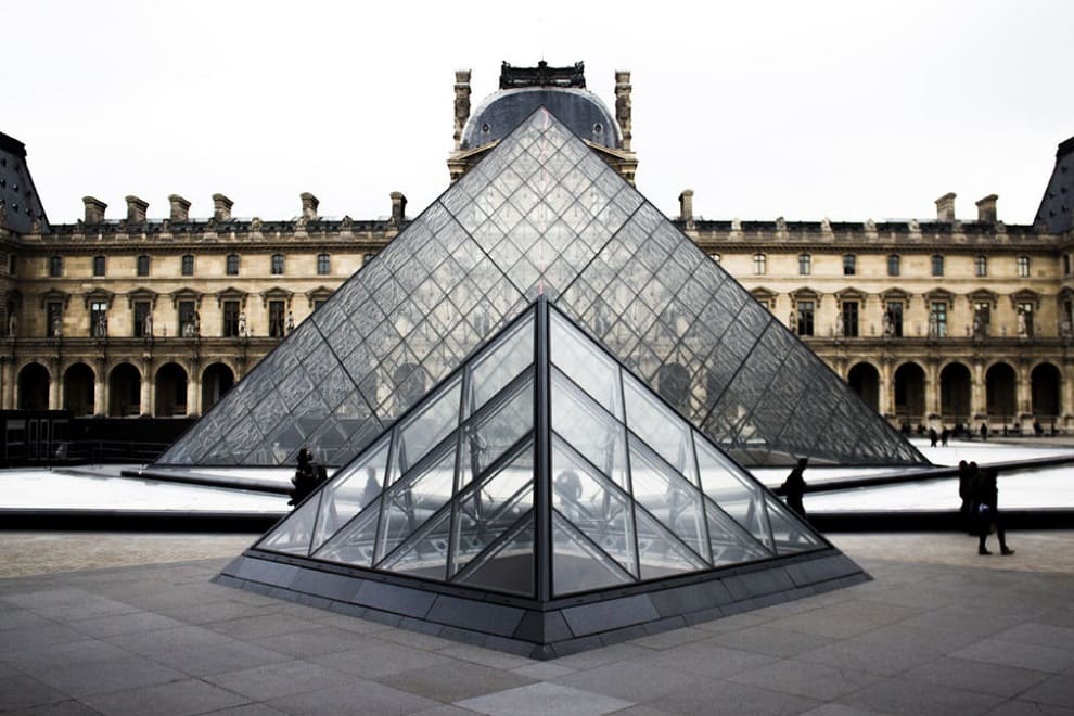 Piramide d'ingresso del Louvre