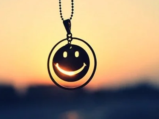 Frasi sul sorriso: 130 aforismi, poesie, canzoni e immagini da condividere