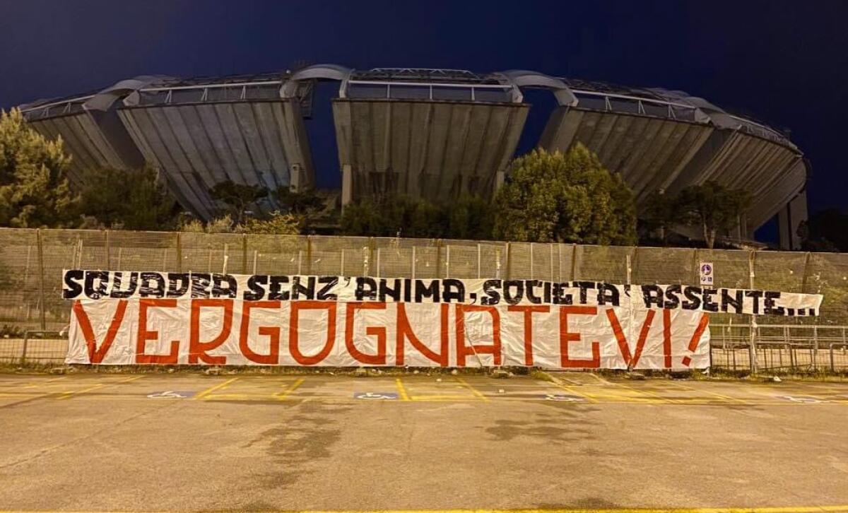 La Bari crolla a Catanzaro, tifosi in rivolta: “Vergognatevi” - 