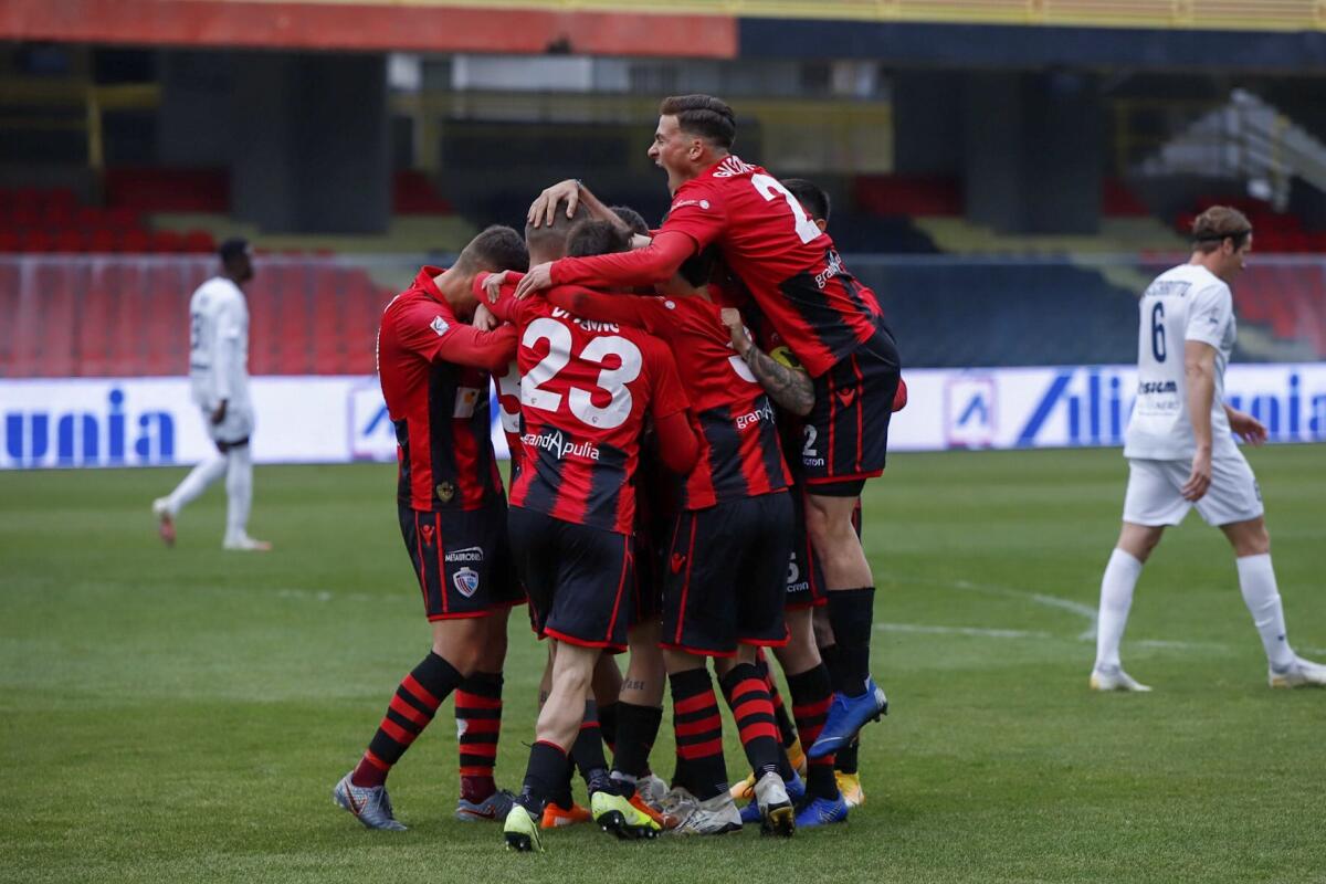 Serie C - girone C, Foggia 1-1 Viterbese: tabellino e highlights - Immagine in evidenza: Foggia-Viterbese 1-1 - crediti: foto di Mario Marino