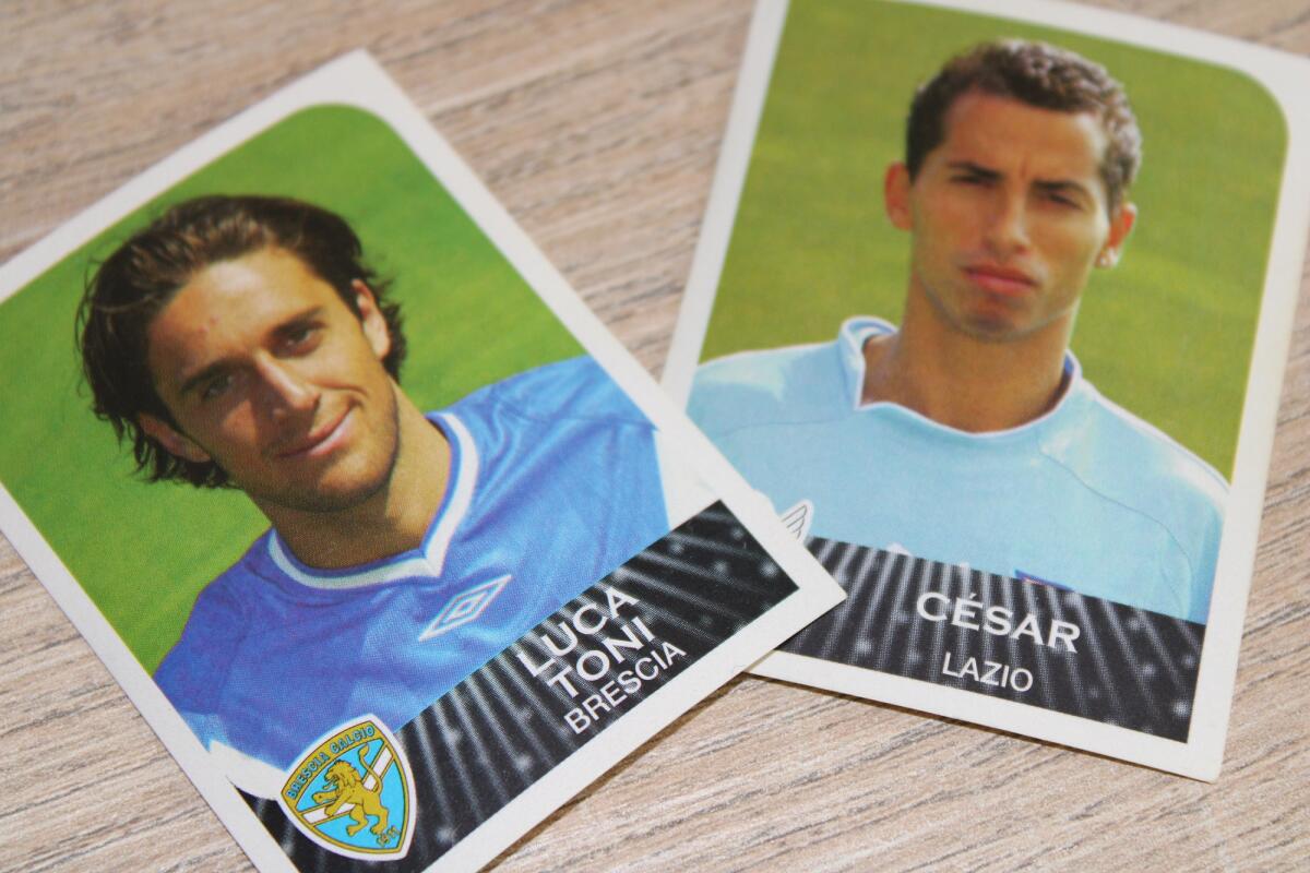 La storia del calcio passa dagli stickers - La figurine di Luca Toni e Cesar della raccolta Panini 2002-2003. Collezione privata, foto di Antonio Piazzolla per lagoleada.it; tutti i diritti riservati