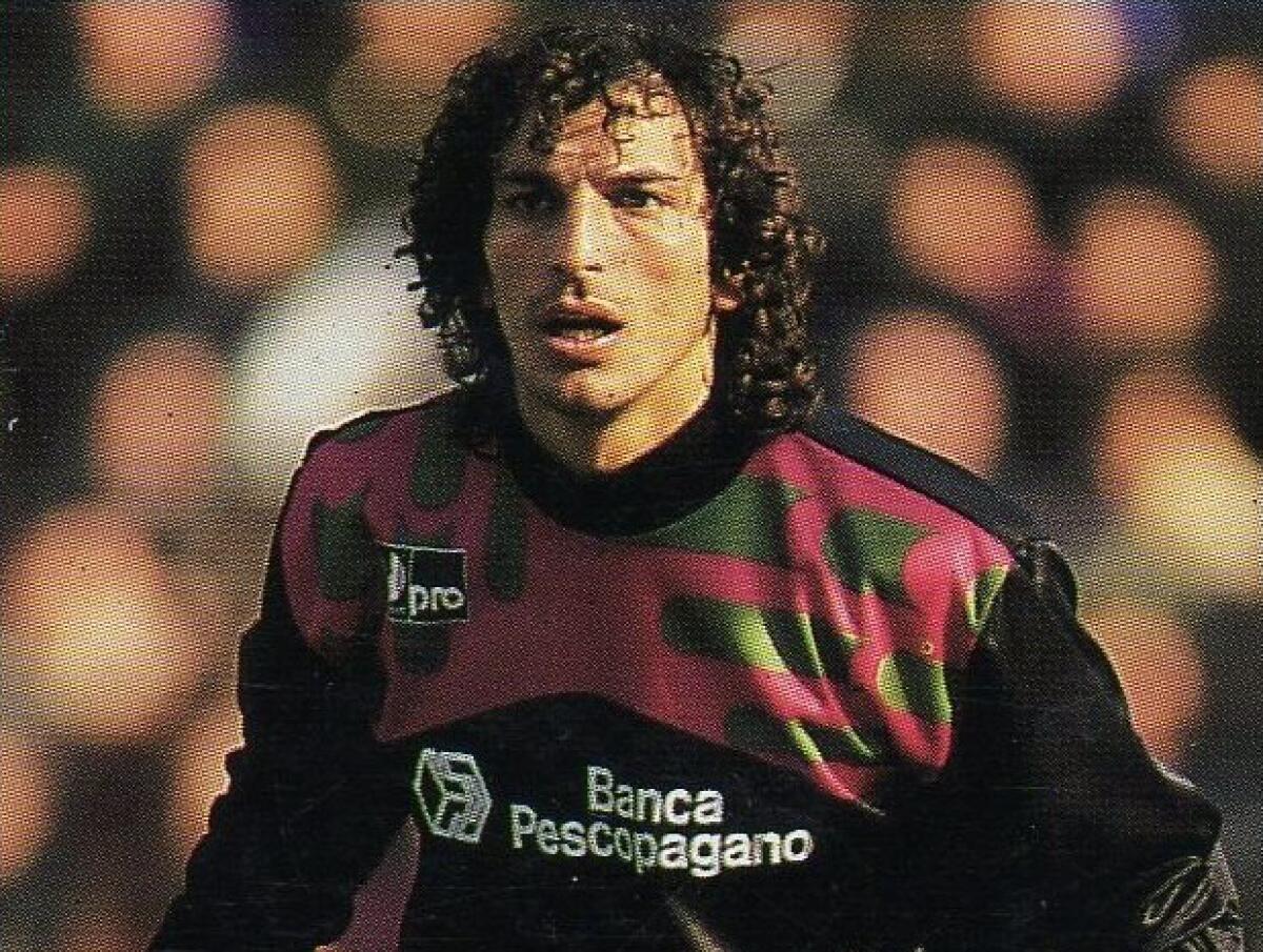 Il 30 Marzo ci lasciava Franco Mancini, Foggia non dimentica - Franco Mancini, crediti:  [ritaglio da] card nº 49 di Le Figurone 92-93 - Edizione Speciale GOLD 93, SCORE, 1992./Wikipedia/Foto di dominio pubblico