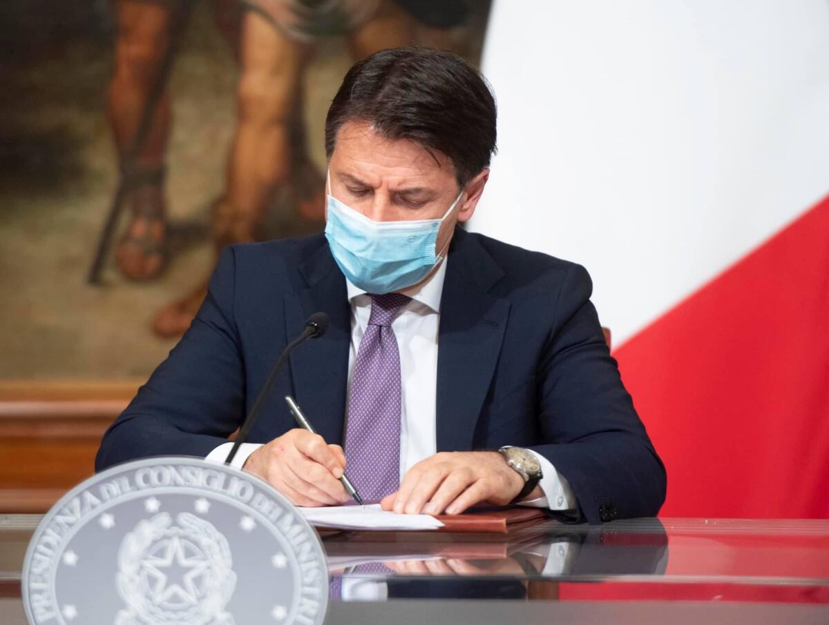 Superlega, Giuseppe Conte: “Si rischia di spegnere la magia del calcio” - Il premier Giuseppe Conte valuterà se dichiarare la Puglia zona rossa