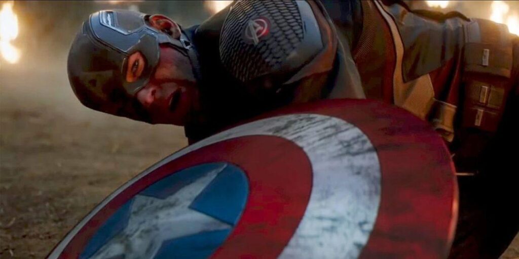 Capitan America con il suo scudo