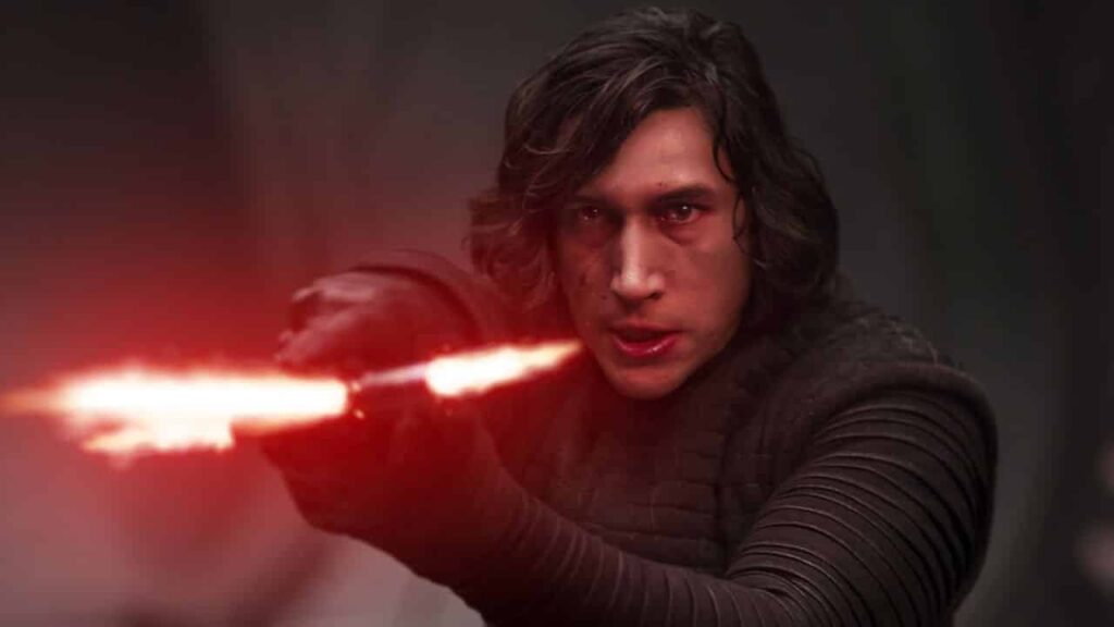 Kylo Ren e la sua iconica spada rossa