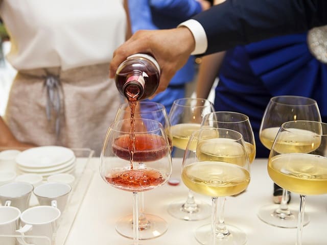 frasi vino e amicizia