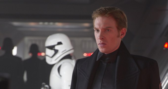 Domhnall Gleeson interpreta il Generale Hux.Da: cinefilos