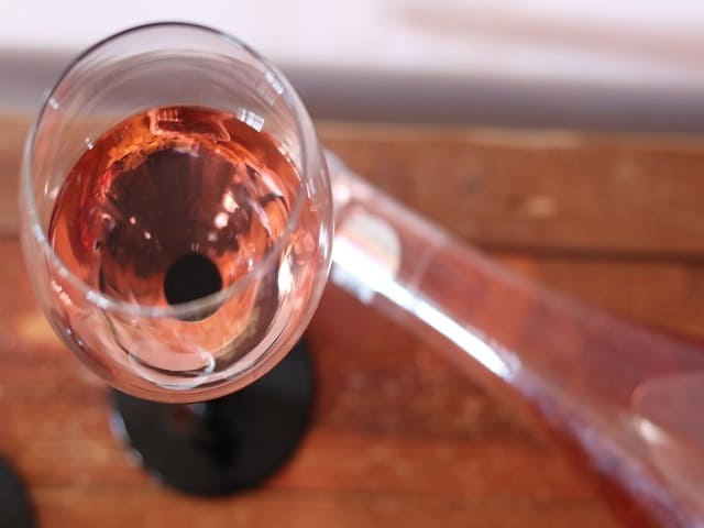 frasi sul bicchiere di vino