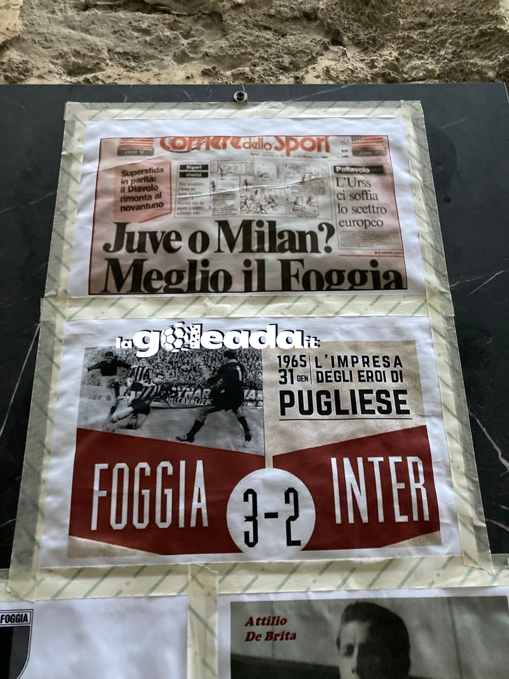 Le storiche pagine di giornale dedicate al Foggia. Foto di Antonio Piazzolla per lagoleada.it/RIPRODUZIONE RISERVATA