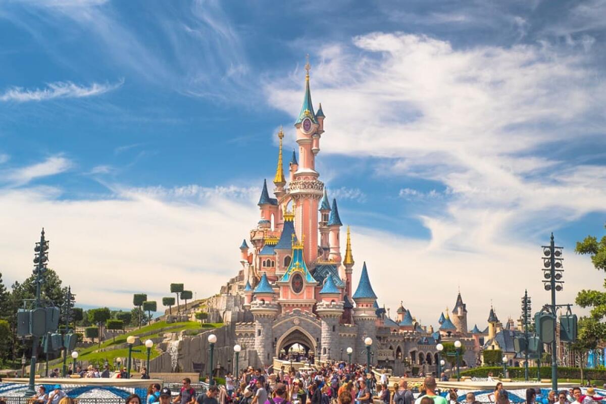 Disneyland Paris: orari, prezzi e informazioni utili sul parco divertimenti di Parigi - 